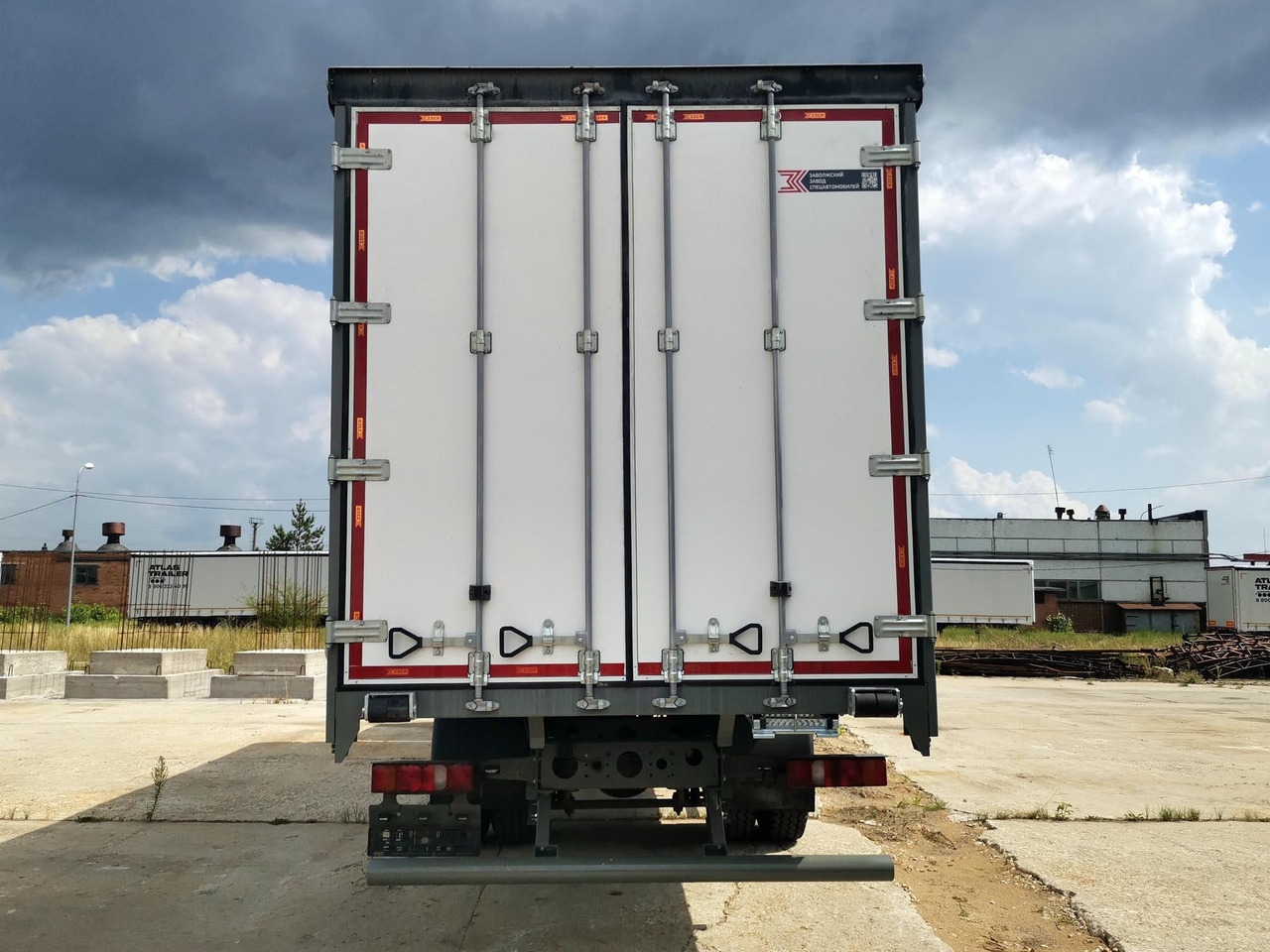 Шторный фургон ЗЗСА на шасси HOWO T5G 4x2 - Тентованный грузовик: фото 3 Шторный фургон ЗЗСА на шасси HOWO T5G 4x2 - Тентованный грузовик: фото 3