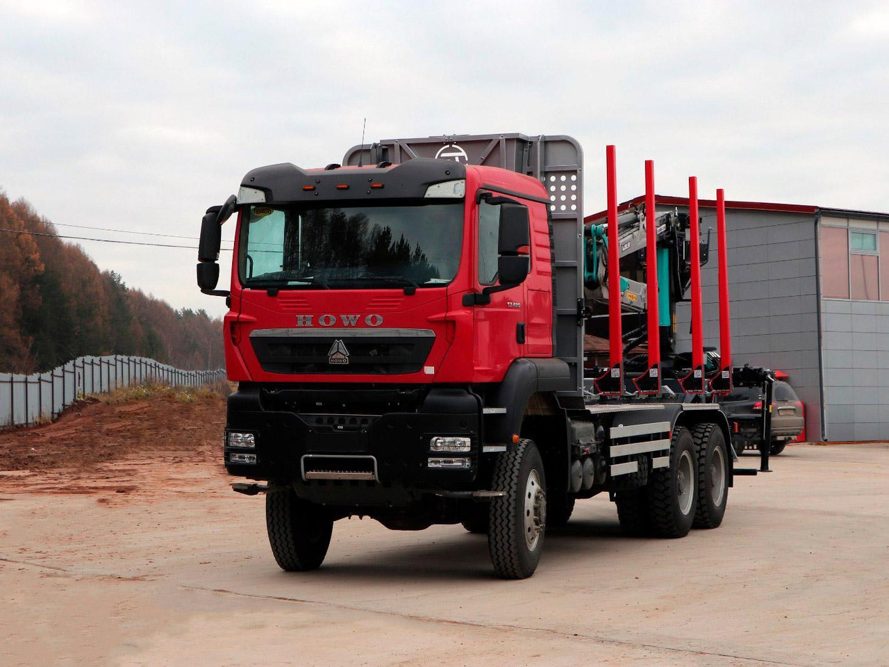 Сортиментовоз с ГМУ ICARBAZZOLI IB 100 L98 на шасси HOWO T5G 6x6 - Лесовоз, сортиментовоз, Автоманипулятор: фото 1 Сортиментовоз с ГМУ ICARBAZZOLI IB 100 L98 на шасси HOWO T5G 6x6 - Лесовоз, сортиментовоз, Автоманипулятор: фото 1