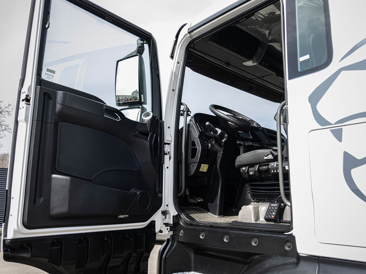 Тягач ТЯГАЧ SITRAK C7H 4x2 440 МКПП+КОМ, ПНЕВМА, Р(М), 1250: фото 10 Тягач ТЯГАЧ SITRAK C7H 4x2 440 МКПП+КОМ, ПНЕВМА, Р(М), 1250: фото 10