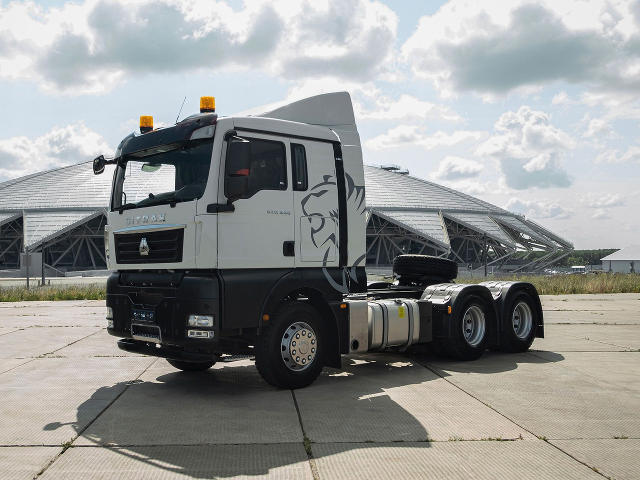 ТЯГАЧ SITRAK C7H 6x4 440 МКПП+КОМ, ПНЕВМА, P(М), 1250 - Тягач: фото 1 ТЯГАЧ SITRAK C7H 6x4 440 МКПП+КОМ, ПНЕВМА, P(М), 1250 - Тягач: фото 1