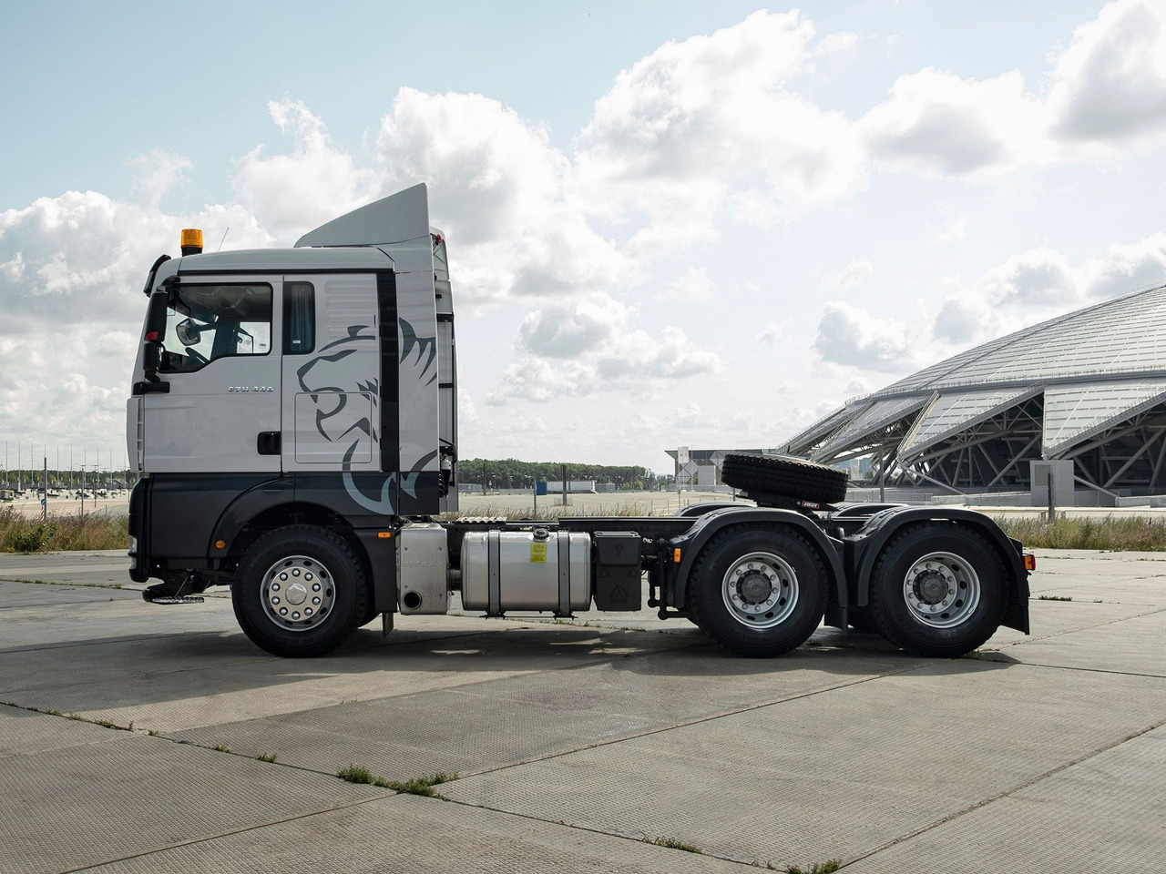 ТЯГАЧ SITRAK C7H 6x4 440 МКПП+КОМ, ПНЕВМА, P(М), 1250 - Тягач: фото 2 ТЯГАЧ SITRAK C7H 6x4 440 МКПП+КОМ, ПНЕВМА, P(М), 1250 - Тягач: фото 2