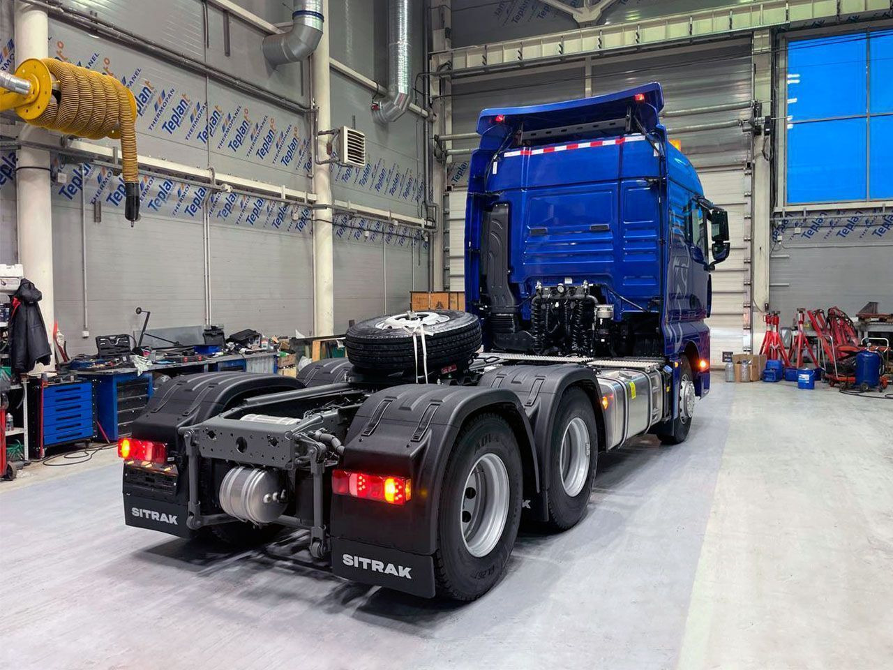 ТЯГАЧ SITRAK C7H 6x4 540 МКПП+РЕТ+КОМ, ПНЕВМА, G(П), 1250 - Тягач: фото 5 ТЯГАЧ SITRAK C7H 6x4 540 МКПП+РЕТ+КОМ, ПНЕВМА, G(П), 1250 - Тягач: фото 5