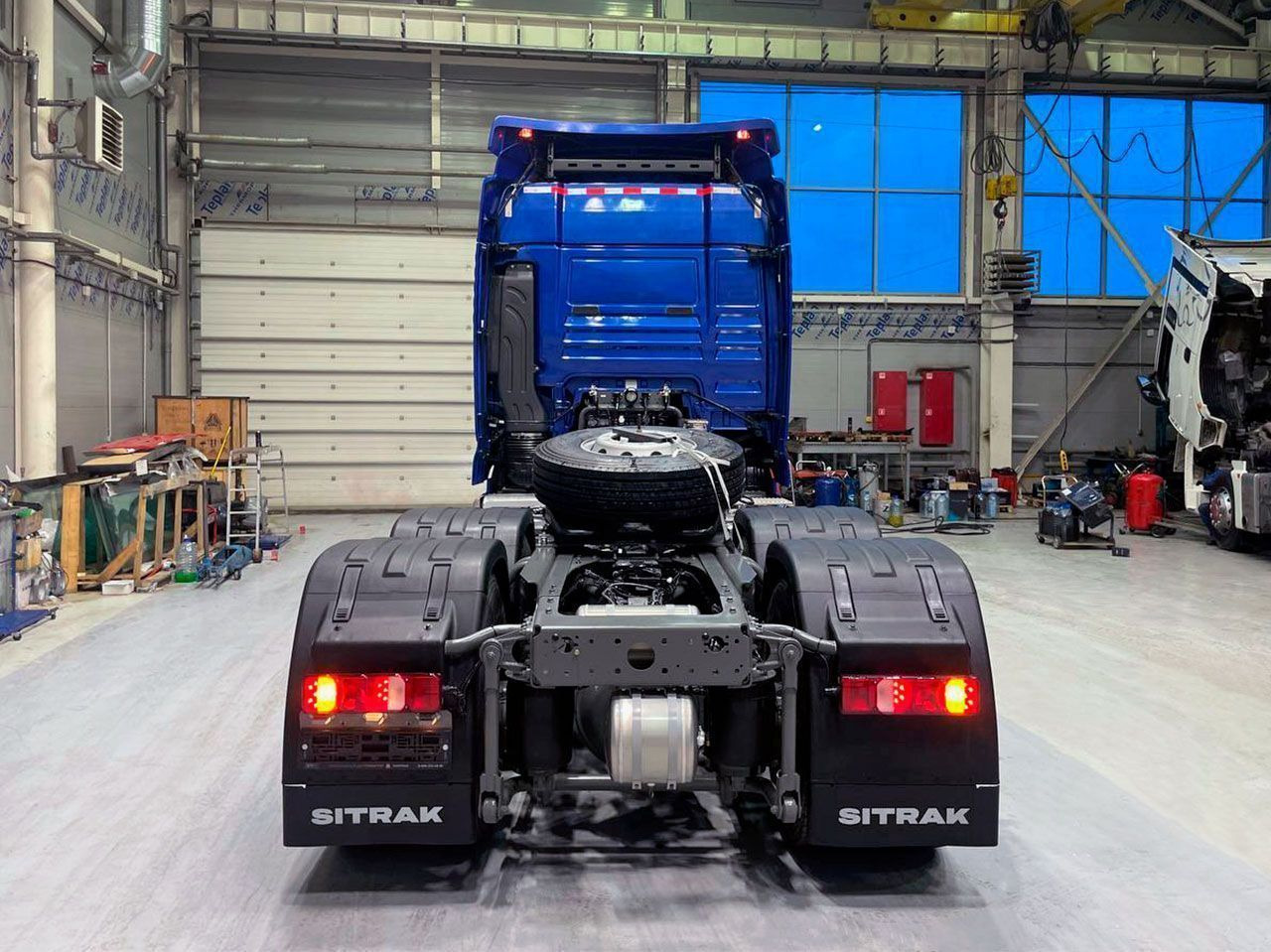 ТЯГАЧ SITRAK C7H 6x4 540 МКПП+РЕТ+КОМ, ПНЕВМА, G(П), 1250 - Тягач: фото 4 ТЯГАЧ SITRAK C7H 6x4 540 МКПП+РЕТ+КОМ, ПНЕВМА, G(П), 1250 - Тягач: фото 4