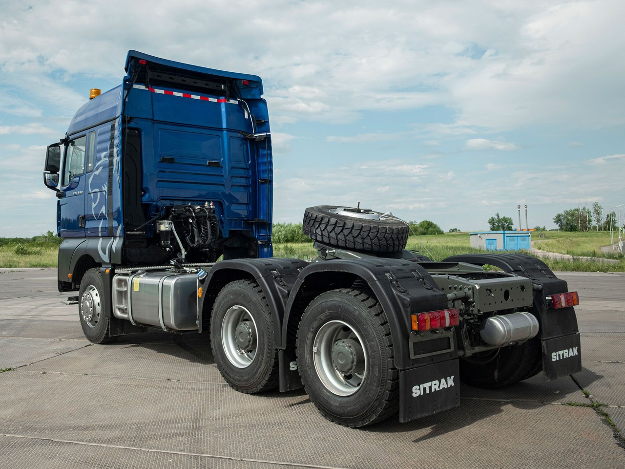 ТЯГАЧ SITRAK C7H 6x4 540 МКПП, УСИЛЕННЫЕ РЕССОРЫ, G(М), 1400, 3.5Д - Тягач: фото 3 ТЯГАЧ SITRAK C7H 6x4 540 МКПП, УСИЛЕННЫЕ РЕССОРЫ, G(М), 1400, 3.5Д - Тягач: фото 3