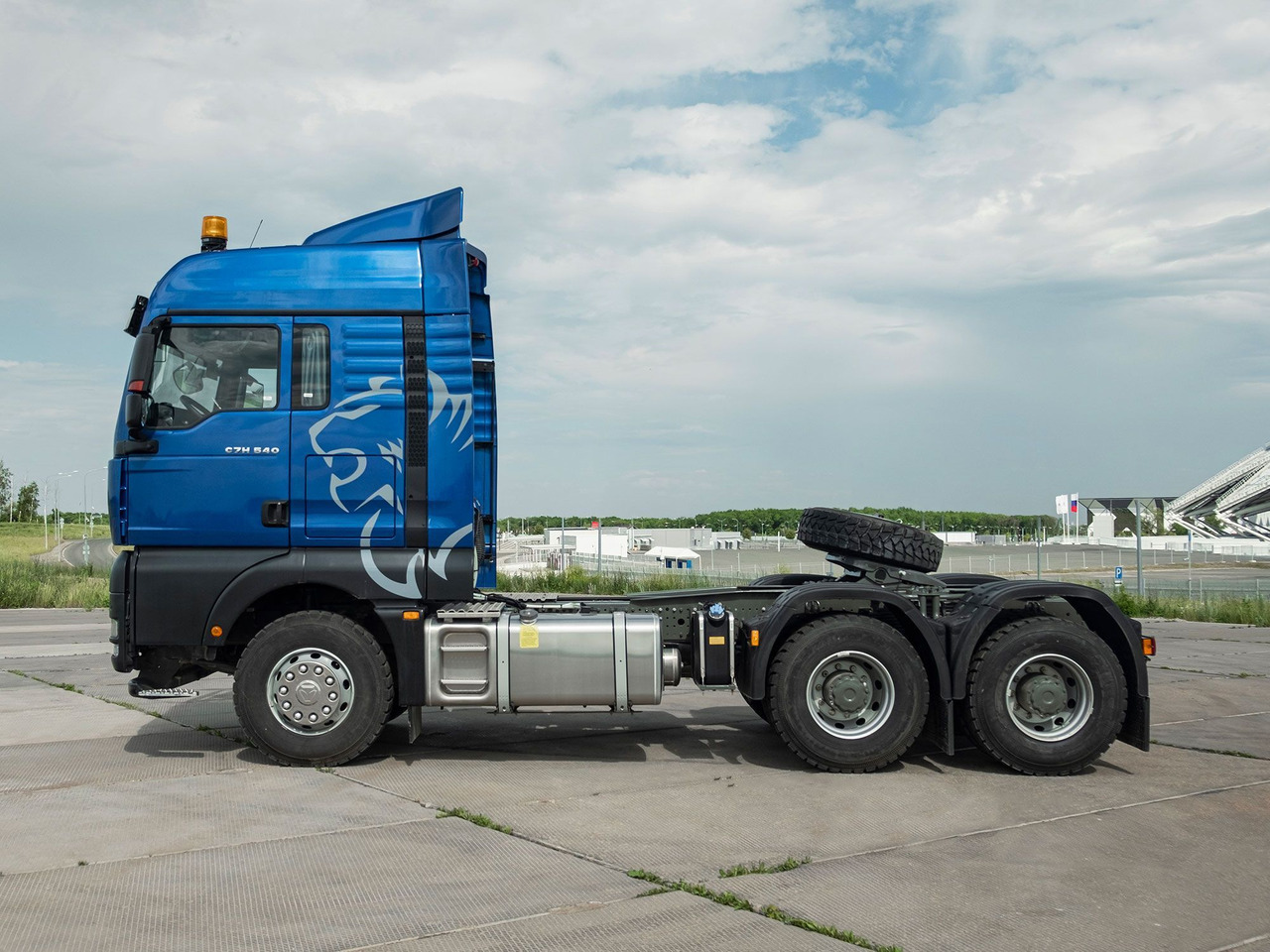 ТЯГАЧ SITRAK C7H 6x4 540 МКПП, УСИЛЕННЫЕ РЕССОРЫ, G(М), 1400, 3.5Д - Тягач: фото 2 ТЯГАЧ SITRAK C7H 6x4 540 МКПП, УСИЛЕННЫЕ РЕССОРЫ, G(М), 1400, 3.5Д - Тягач: фото 2