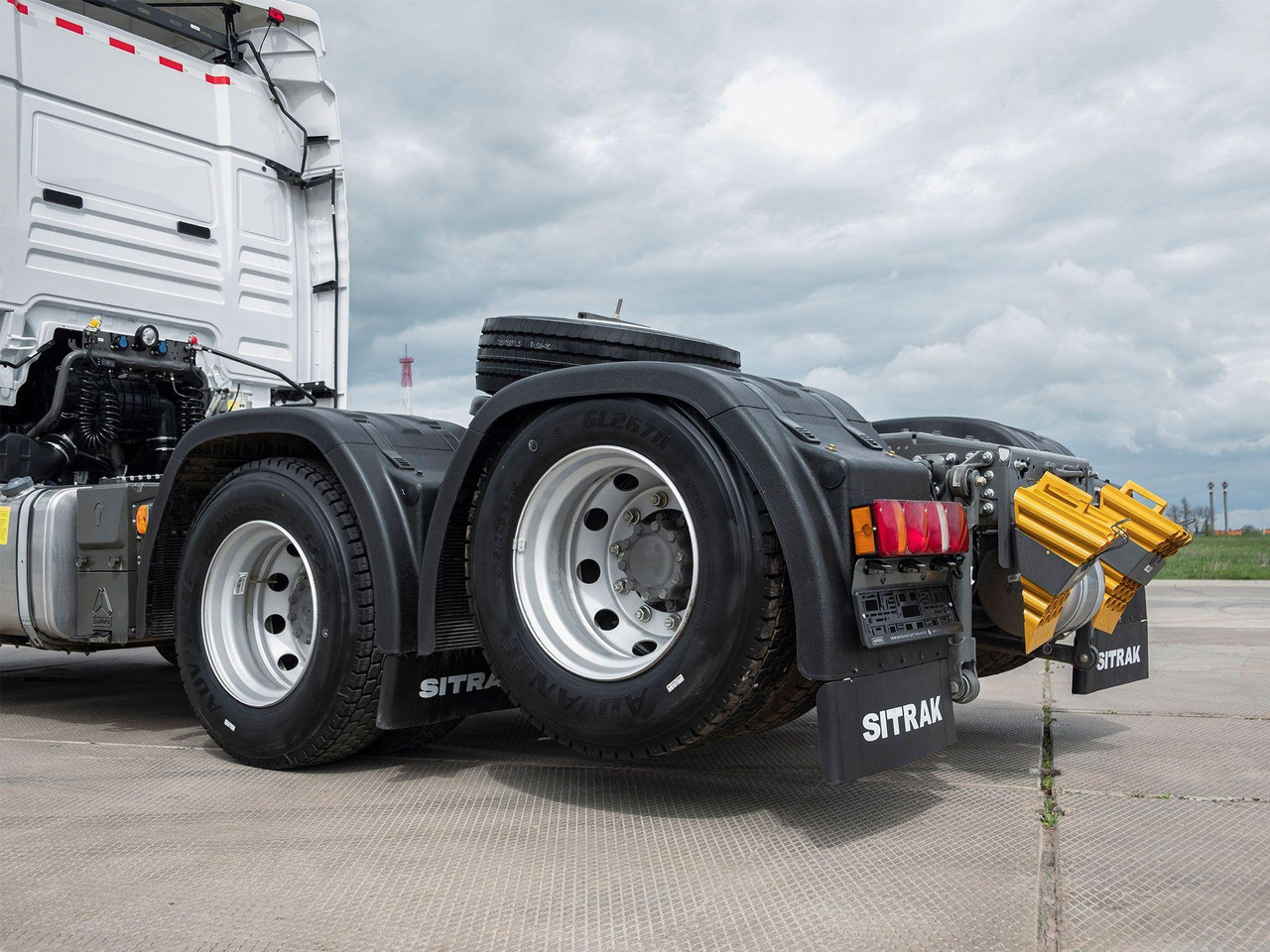 Тягач SITRAK C7H 6x2 480 МКПП+КОМ, G(П), ПНЕВМА, 1250 - Тягач: фото 4 Тягач SITRAK C7H 6x2 480 МКПП+КОМ, G(П), ПНЕВМА, 1250 - Тягач: фото 4