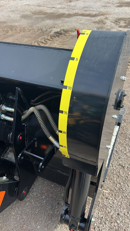 Экскаватор-погрузчик Shanmon 388 - Экскаватор-погрузчик: фото 2 Экскаватор-погрузчик Shanmon 388 - Экскаватор-погрузчик: фото 2