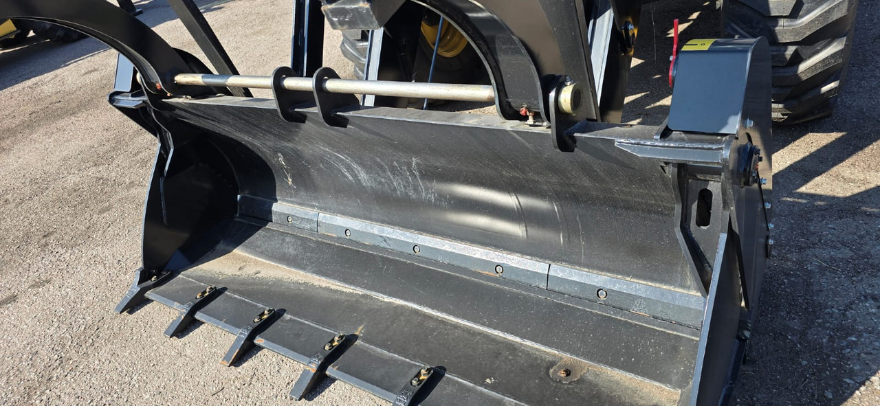 Экскаватор-погрузчик Shanmon 388H - Экскаватор-погрузчик: фото 4 Экскаватор-погрузчик Shanmon 388H - Экскаватор-погрузчик: фото 4