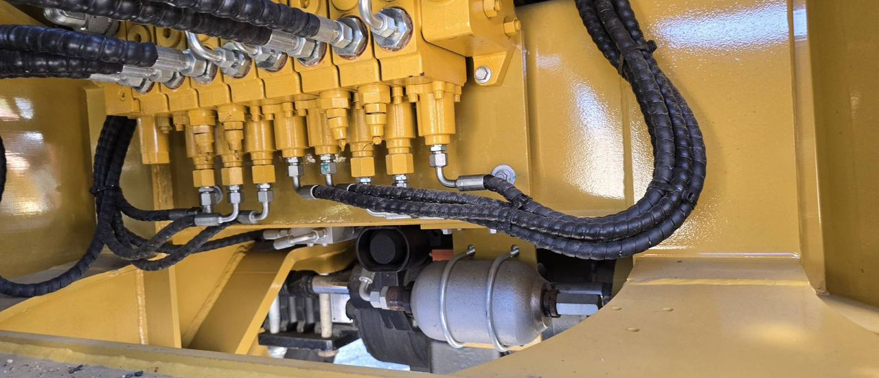 Shanmon 388H-CARRARO-V-GEN - Экскаватор-погрузчик: фото 4 Shanmon 388H-CARRARO-V-GEN - Экскаватор-погрузчик: фото 4