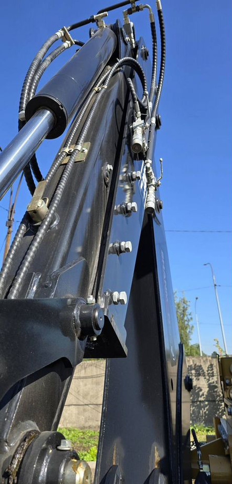 Shanmon 388H-CARRARO-V-GEN - Экскаватор-погрузчик: фото 3 Shanmon 388H-CARRARO-V-GEN - Экскаватор-погрузчик: фото 3