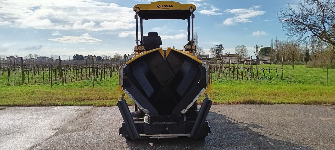 Новый Асфальтоукладчик BOMAG IT BF 300 P-2 S340-2 TV  Stage IIIb/Tier 4f: фото 8