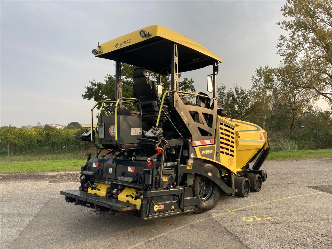Асфальтоукладчик BOMAG IT BF 300 P-2 S340-2 TV  Stage V/Tier 4f: фото 6