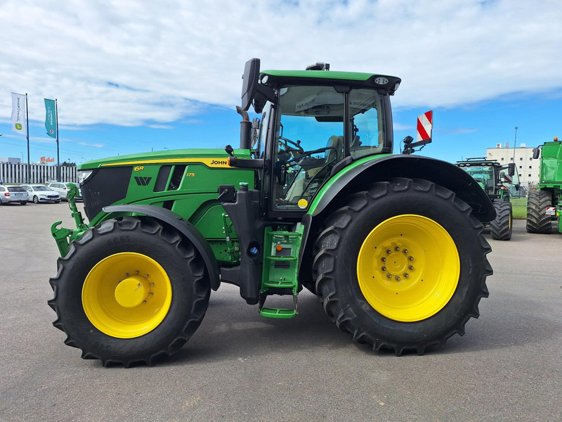 John Deere 6R 175 - Трактор: фото 4 John Deere 6R 175 - Трактор: фото 4