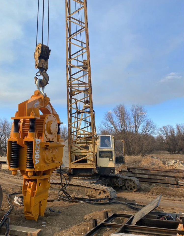 Вибропогружатель DZ90A - Навесное оборудование для Строительной техники: фото 4 Вибропогружатель DZ90A - Навесное оборудование для Строительной техники: фото 4