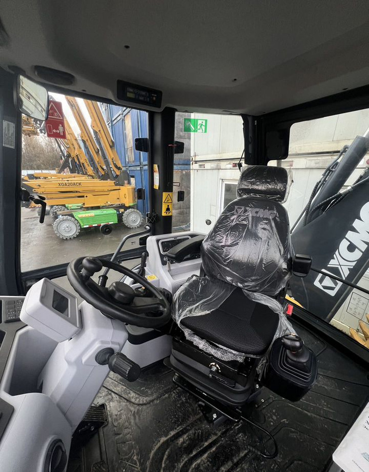 Новый Экскаватор-погрузчик XCMG XC8-S2570: фото 10