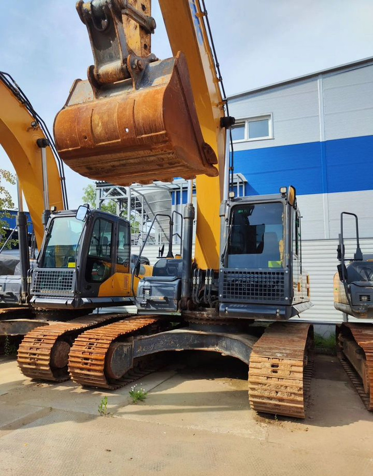 XCMG XE260D - Гусеничный экскаватор: фото 2 XCMG XE260D - Гусеничный экскаватор: фото 2