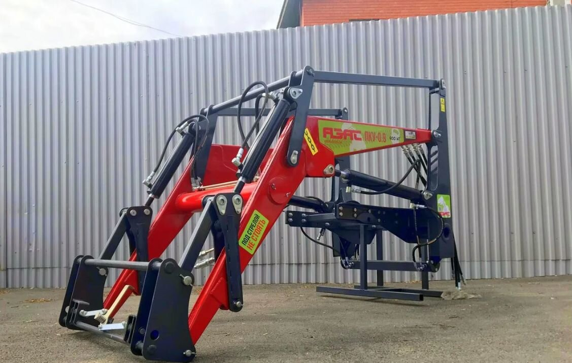 АЗАС ПКУ-0,9 - Фронтальный погрузчик для трактора: фото 2 АЗАС ПКУ-0,9 - Фронтальный погрузчик для трактора: фото 2