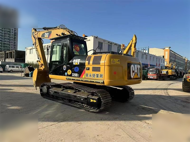 CATERPILLAR 320D - Гусеничный экскаватор: фото 2 CATERPILLAR 320D - Гусеничный экскаватор: фото 2