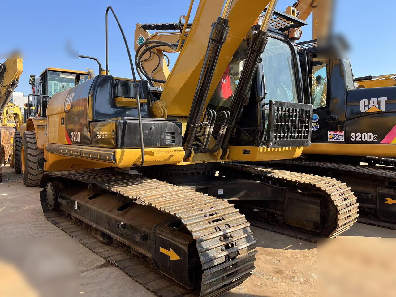 CATERPILLAR 320D - Гусеничный экскаватор: фото 3 CATERPILLAR 320D - Гусеничный экскаватор: фото 3