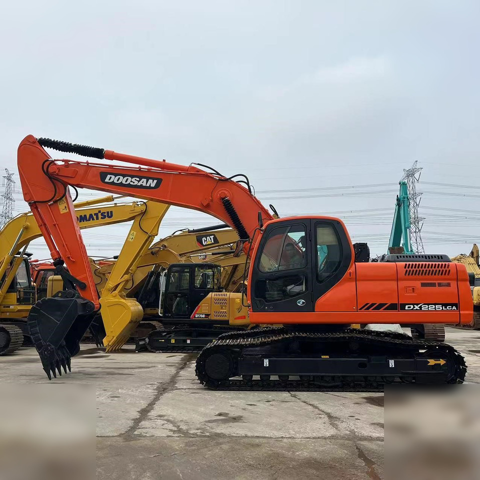 DOOSAN DX225 LCA - Гусеничный экскаватор: фото 1 DOOSAN DX225 LCA - Гусеничный экскаватор: фото 1
