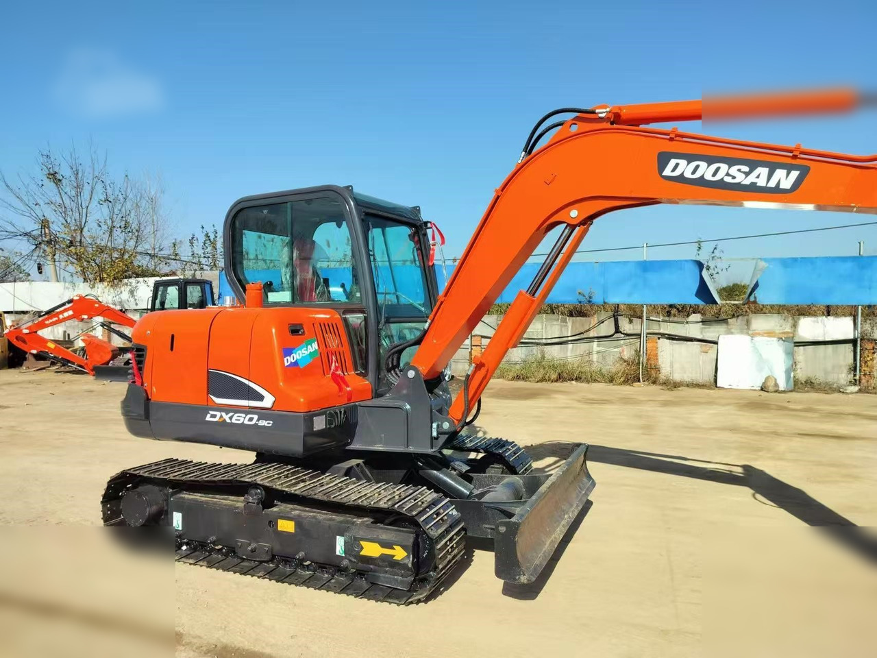 DOOSAN DX60-9C - Гусеничный экскаватор: фото 3 DOOSAN DX60-9C - Гусеничный экскаватор: фото 3