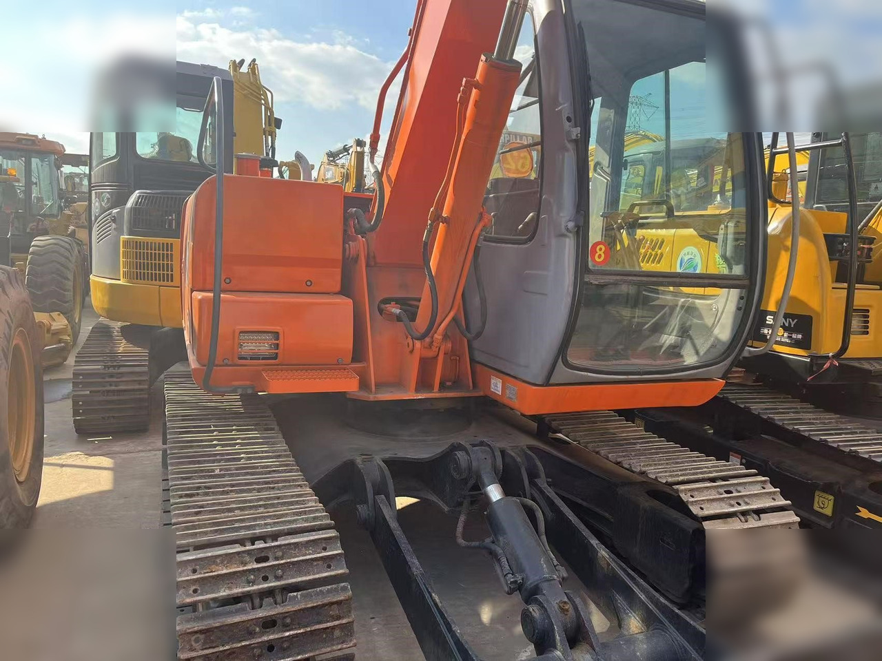 HITACHI EX60-5 - Гусеничный экскаватор: фото 4 HITACHI EX60-5 - Гусеничный экскаватор: фото 4