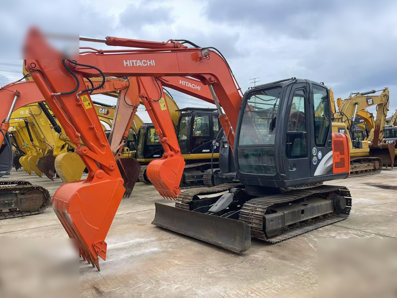 HITACHI ZX70-5G - Гусеничный экскаватор: фото 2 HITACHI ZX70-5G - Гусеничный экскаватор: фото 2