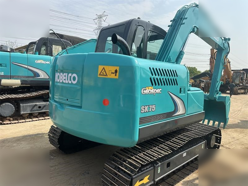 KOBELCO SK75-8 - Гусеничный экскаватор: фото 4 KOBELCO SK75-8 - Гусеничный экскаватор: фото 4