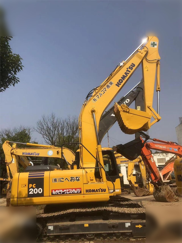 KOMATSU PC200-7 - Гусеничный экскаватор: фото 1 KOMATSU PC200-7 - Гусеничный экскаватор: фото 1