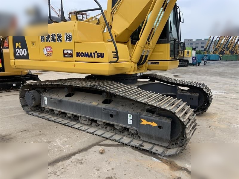 Гусеничный экскаватор KOMATSU PC200-8: фото 9