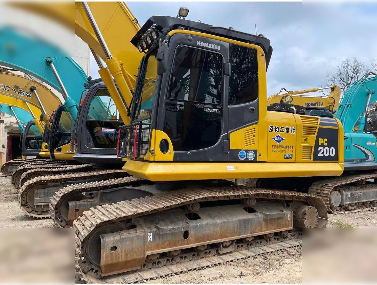 KOMATSU PC200-8 - Гусеничный экскаватор: фото 1 KOMATSU PC200-8 - Гусеничный экскаватор: фото 1
