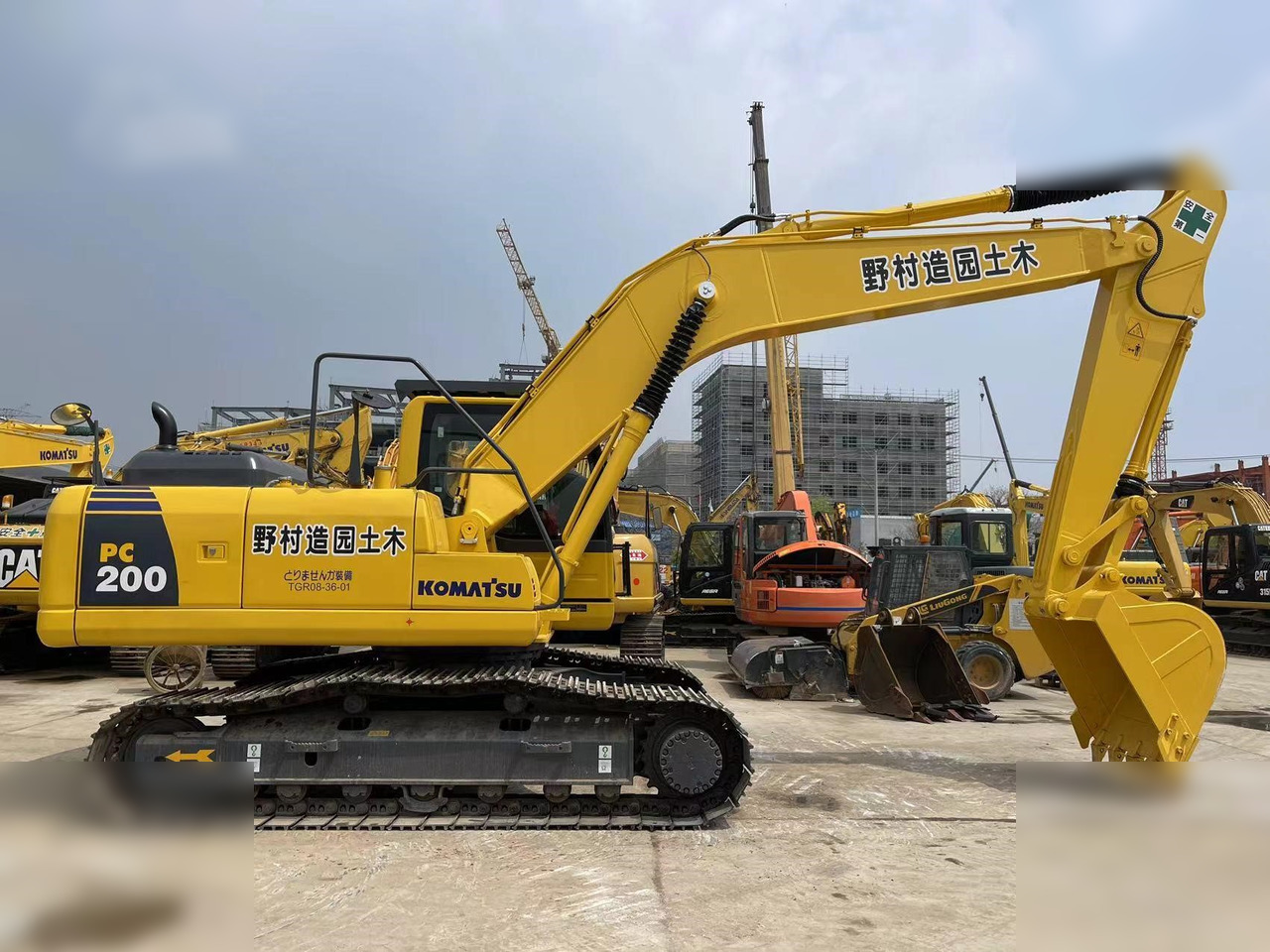 KOMATSU PC200-8 - Гусеничный экскаватор: фото 1 KOMATSU PC200-8 - Гусеничный экскаватор: фото 1