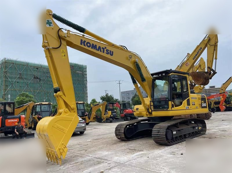 KOMATSU PC200-8N1 - Гусеничный экскаватор: фото 3 KOMATSU PC200-8N1 - Гусеничный экскаватор: фото 3