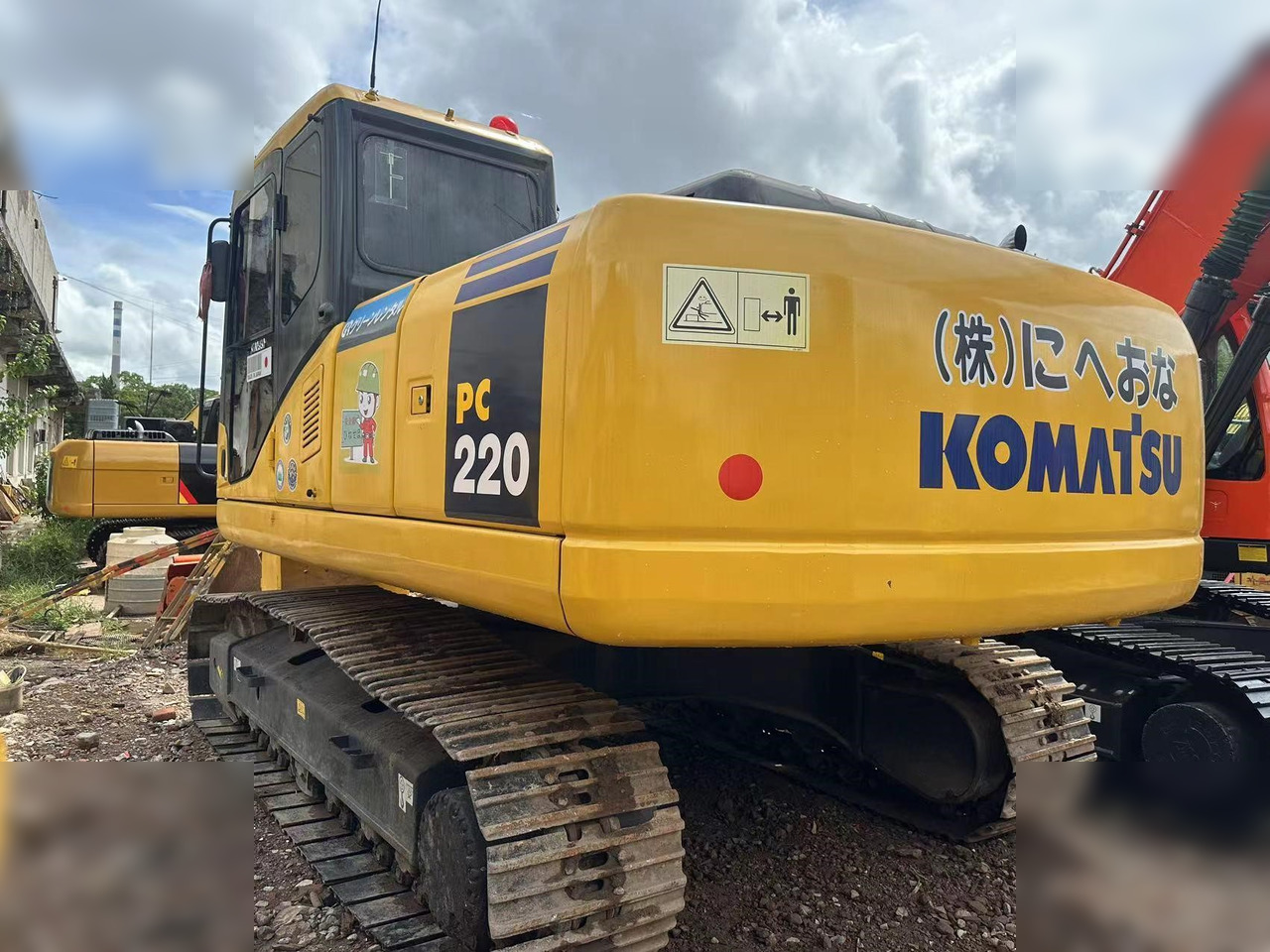 KOMATSU PC220-7 - Гусеничный экскаватор: фото 3 KOMATSU PC220-7 - Гусеничный экскаватор: фото 3