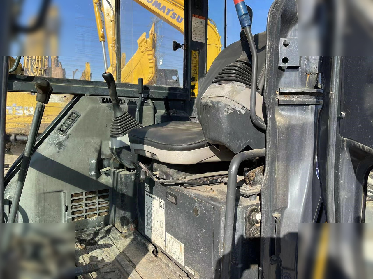 KOMATSU PC35MR-2 - Мини-экскаватор: фото 3 KOMATSU PC35MR-2 - Мини-экскаватор: фото 3
