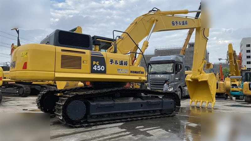 KOMATSU PC450-8 - Гусеничный экскаватор: фото 3 KOMATSU PC450-8 - Гусеничный экскаватор: фото 3