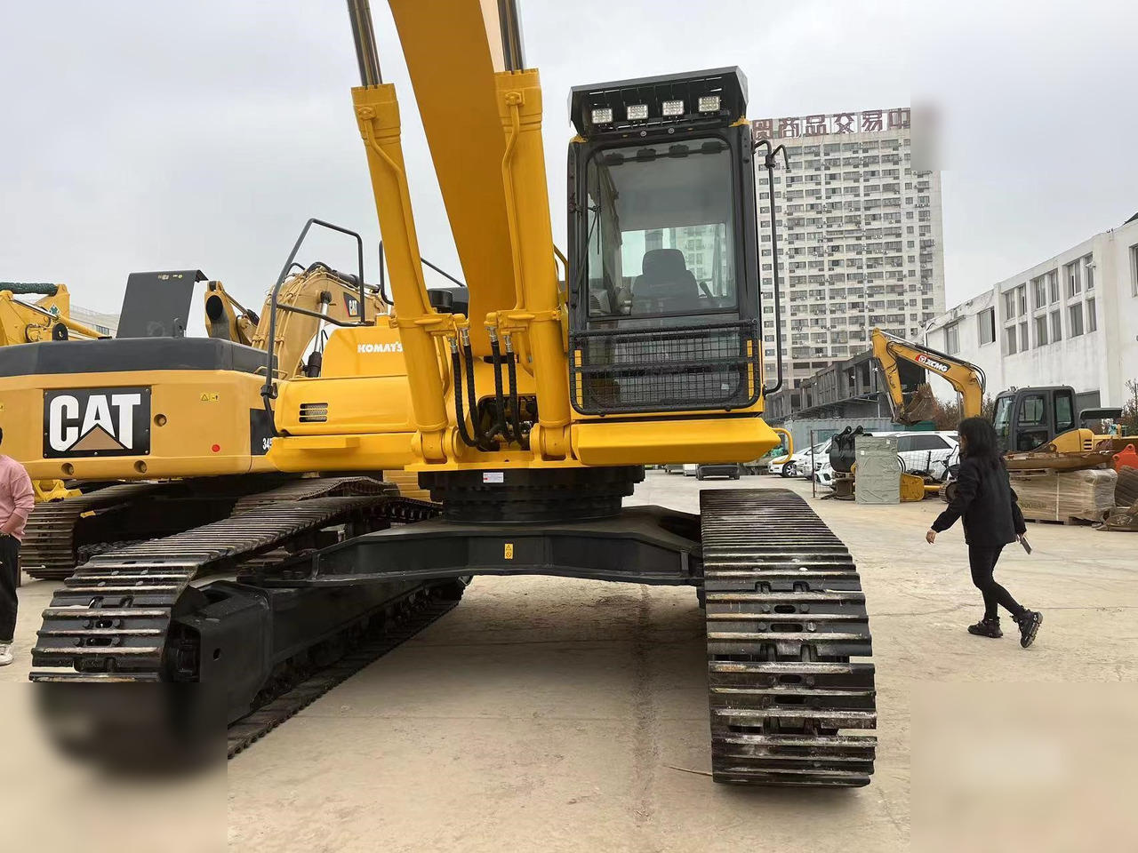 KOMATSU PC450 - Гусеничный экскаватор: фото 3 KOMATSU PC450 - Гусеничный экскаватор: фото 3