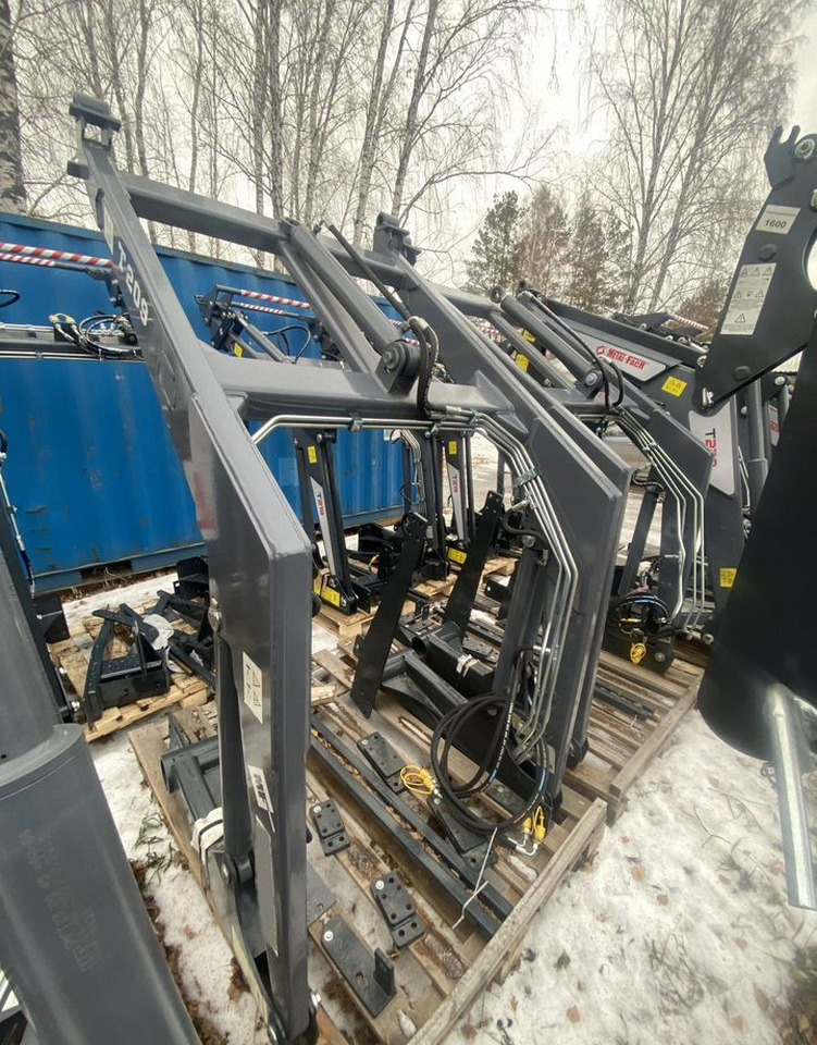 Metal-Fach T209 - Фронтальный погрузчик для трактора: фото 3 Metal-Fach T209 - Фронтальный погрузчик для трактора: фото 3