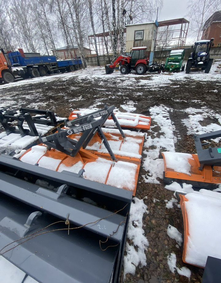 Отвал для уборки снега для Погрузчика (Куна) - Отвал: фото 3 Отвал для уборки снега для Погрузчика (Куна) - Отвал: фото 3