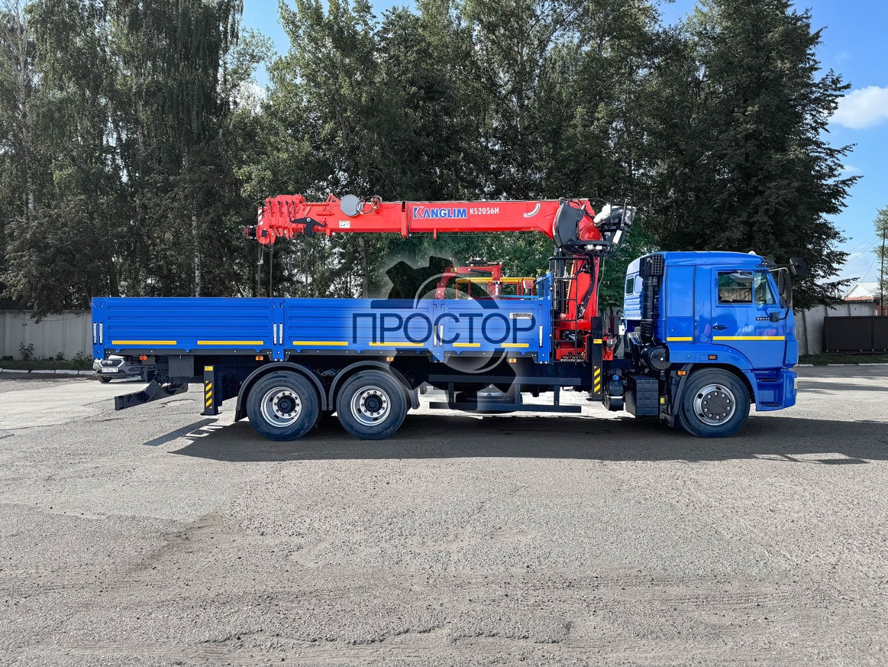 Новый Бортовой грузовик/ Платформа, Автоманипулятор КАМАЗ Камаз 65117 бортовой с КМУ Kanglim KS 2056 H (с буром): фото 11