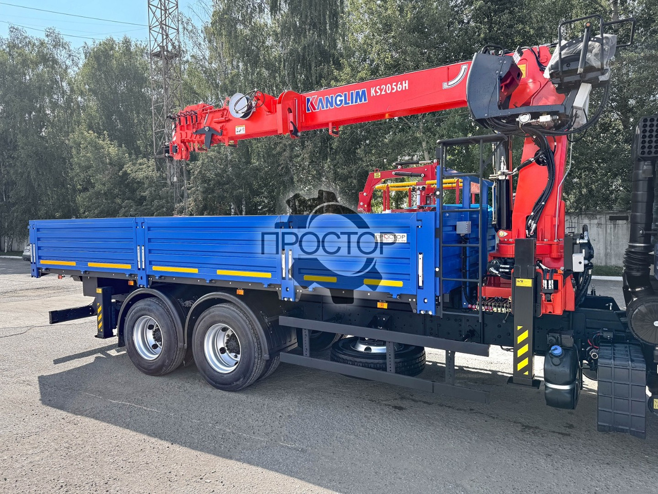 КАМАЗ Камаз 65117 бортовой с КМУ Kanglim KS 2056 H (с буром) - Бортовой грузовик/ Платформа, Автоманипулятор: фото 2 КАМАЗ Камаз 65117 бортовой с КМУ Kanglim KS 2056 H (с буром) - Бортовой грузовик/ Платформа, Автоманипулятор: фото 2