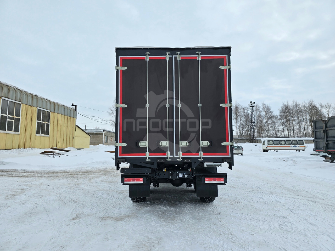 Камаз 43118 Европлатформа шторная - Тентованный грузовик: фото 2 Камаз 43118 Европлатформа шторная - Тентованный грузовик: фото 2