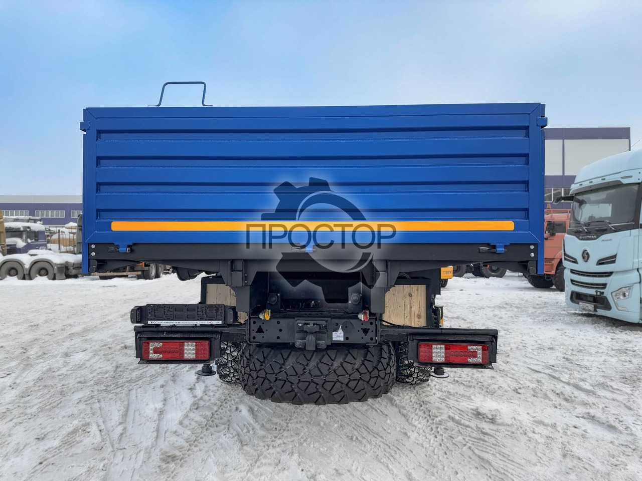 Камаз 43118 бортовой с КМУ Инман IM 320 - Бортовой грузовик/ Платформа, Автоманипулятор: фото 4 Камаз 43118 бортовой с КМУ Инман IM 320 - Бортовой грузовик/ Платформа, Автоманипулятор: фото 4