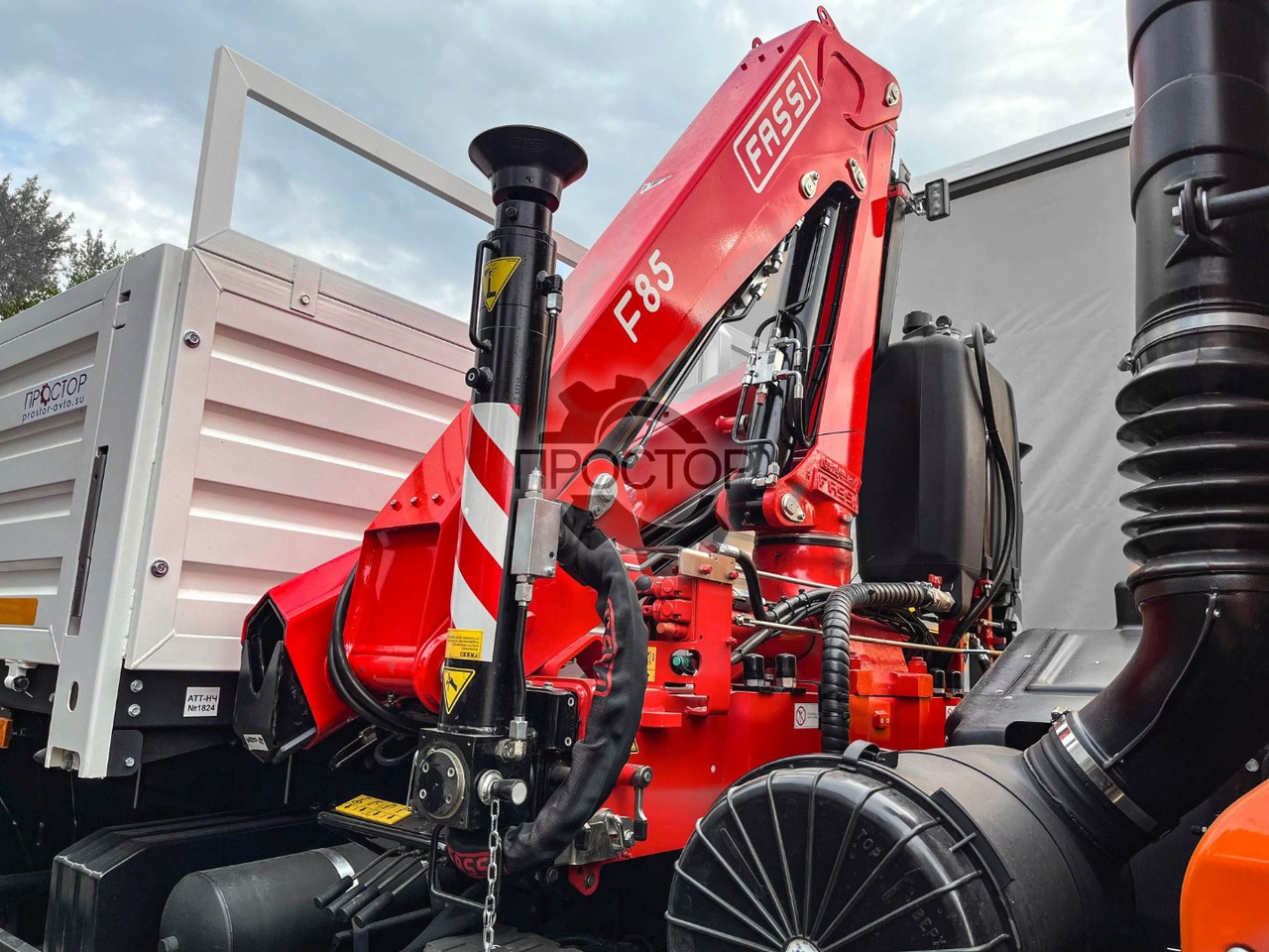 Бортовой грузовик/ Платформа, Автоманипулятор Камаз 43253 бортовой с КМУ FASSI 85 B.0.22: фото 6