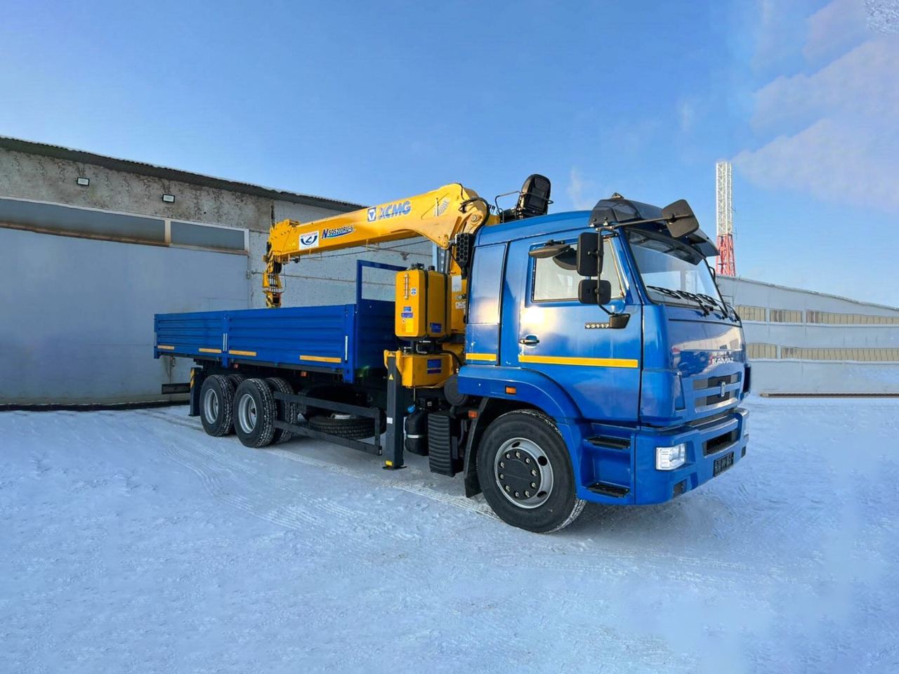 Камаз 65117 бортовой с КМУ XCMG SQS 200-6 - Бортовой грузовик/ Платформа, Автоманипулятор: фото 1 Камаз 65117 бортовой с КМУ XCMG SQS 200-6 - Бортовой грузовик/ Платформа, Автоманипулятор: фото 1