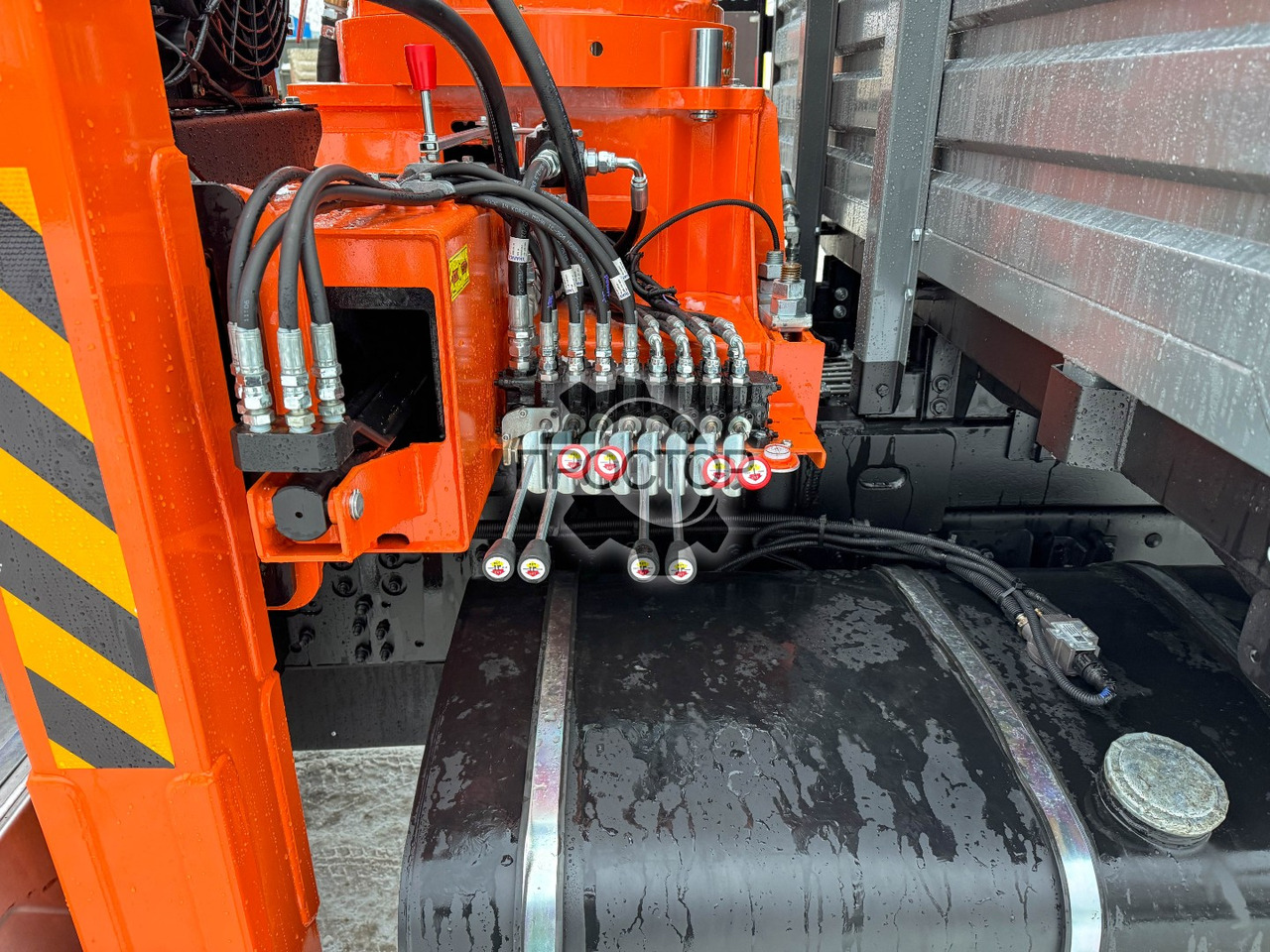 Камаз 6520 бортовой с КМУ Hangil HGC 987 - Бортовой грузовик/ Платформа, Автоманипулятор: фото 1 Камаз 6520 бортовой с КМУ Hangil HGC 987 - Бортовой грузовик/ Платформа, Автоманипулятор: фото 1