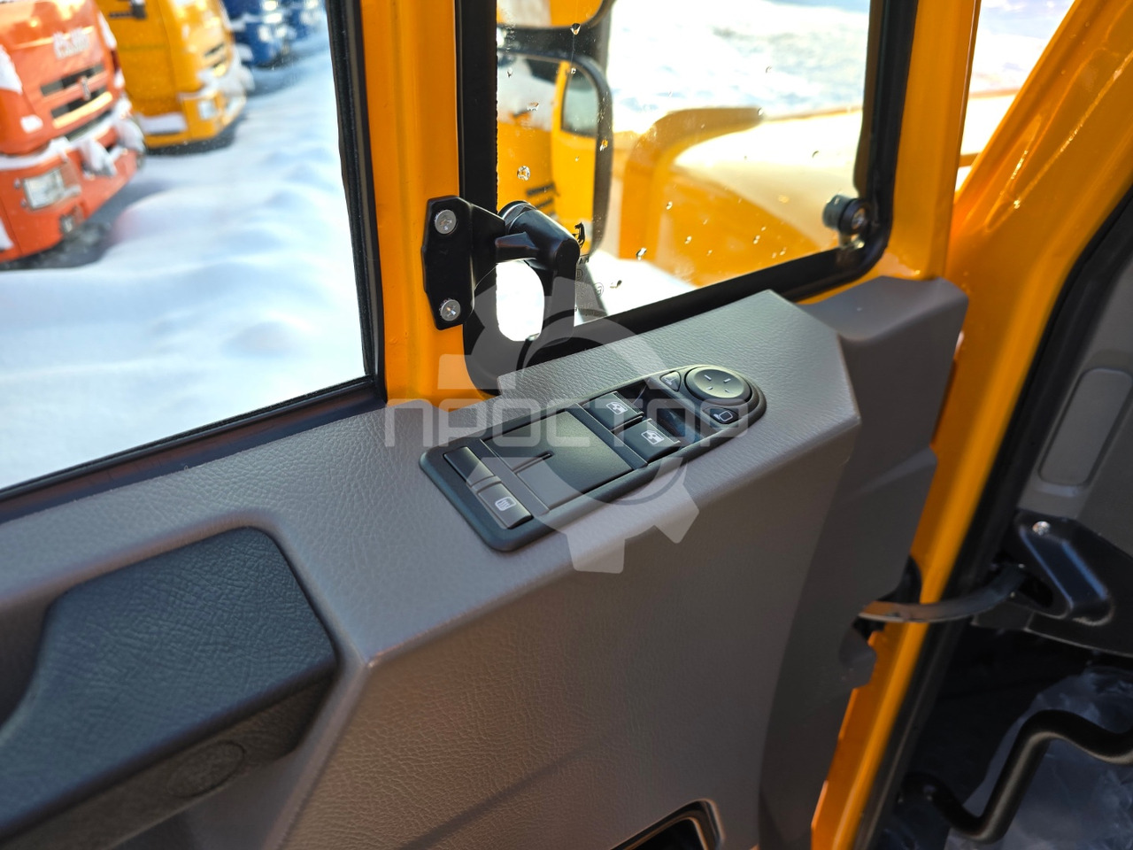 Тентованный грузовик Камаз Камаз 4308 Европлатформа шторная: фото 12