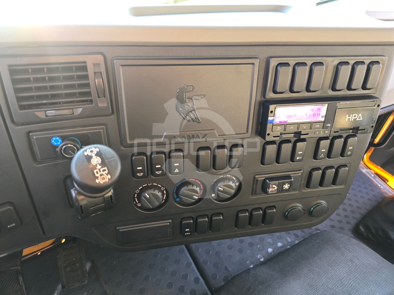 Тентованный грузовик Камаз Камаз 4308 Европлатформа шторная: фото 16