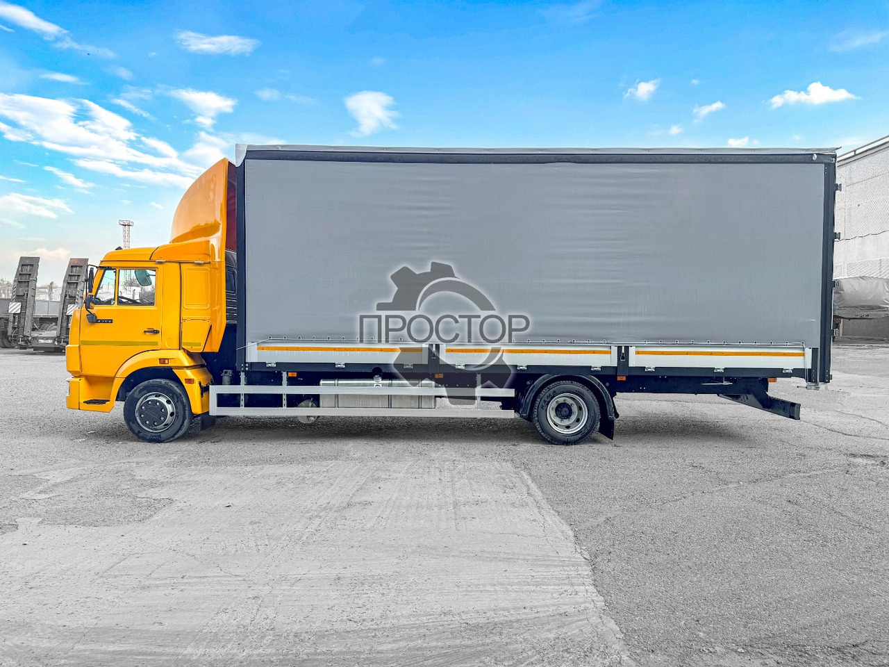 Камаз Камаз 4308 Европлатформа шторная (алюминиевый) - Тентованный грузовик: фото 3 Камаз Камаз 4308 Европлатформа шторная (алюминиевый) - Тентованный грузовик: фото 3