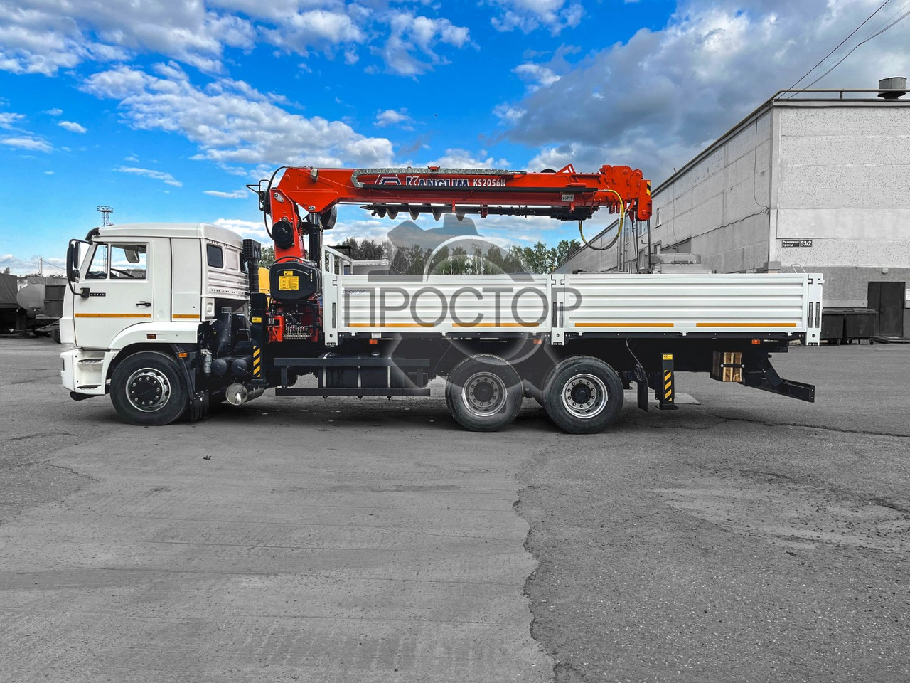 Новый Бортовой грузовик/ Платформа, Автоманипулятор Камаз Камаз 65115 бортовой с КМУ Kanglim KS 2056 H (с буром): фото 9